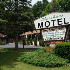Alpenhaus Motel, hotel en Queensbury