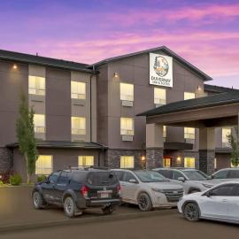 Viesnīca Duvernay Inn & Suites pilsētā Fox Creek
