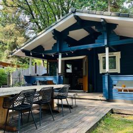 Cabyn Espien, boshuis met hottub، فندق في Diessen