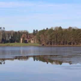 Grand gîte "Le gardien du château de Brocéliande", vue unique sur l'étang du Pas du Houx
