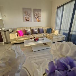 Cheerful holiday two bedrooms flat with BBQ