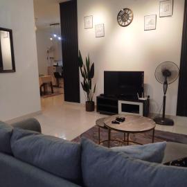 BONDA ASMAH HOMESTAY Olak Lempit near KLIA, hotell i Banting