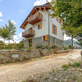 Nice Home In Passo Del Cerreto With Sauna