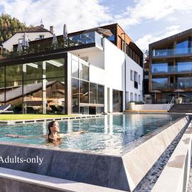 Hotel Weisses Kreuz, Hotel in Mals im Vinschgau
