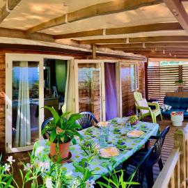 Mobilhome L'Aincontournable - 6 personnes - Clim - Terrasse, hotel a Poncin