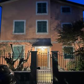 Villa Paola - appartamento Charme -, hotel in Sarzana