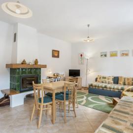 Holiday Home Parkany 1 by Interhome, hotel in Bechyně