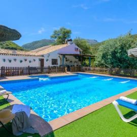 Cortijo Palitroques Carcabuey by Ruralidays, hotel i Carcabuey