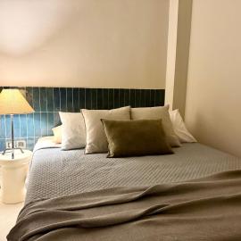 Komi beach Maisonette – hotel w mieście Kómi