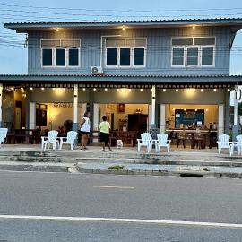Hostel 126 Cafe' & Bar, hotel u gradu 'Prachuap Khiri Khan'