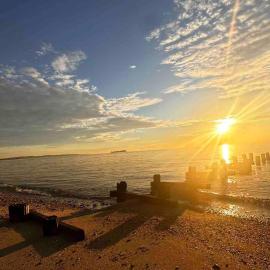 coastal and cozy beach stay, pet friendly, hotel v destinaci Milford