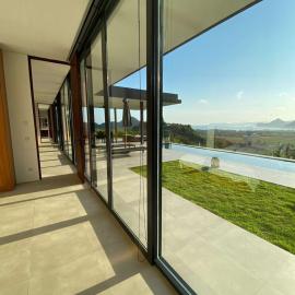 Villa Monaco - Oceanview Luxury with Private Pool, hotel in Selong Belanak