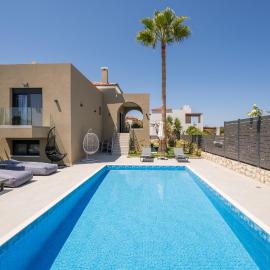 Luna Luxury Living, hotel en Tavronitis