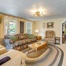 2 Mi to Hiking Trails: Cozy Fayetteville Cottage!