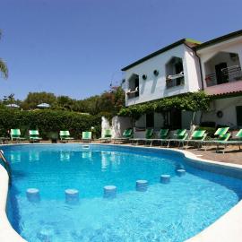 Hotel MARINELLA - Private Free Parking - Grotticelle Beach 200 m, hotell i Capo Vaticano
