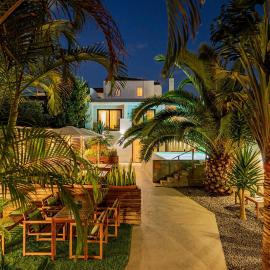 Casa do Contador - Suites & Pool: Ponta Delgada şehrinde bir otel