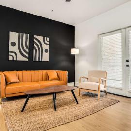 Boulevard Stays Luxe 2BR by the Stadium Pool Parking Gym 05