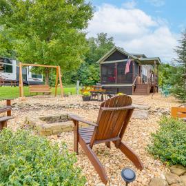 1 Mi to Tank Town USA: Tiny Home w/ Pool Access!