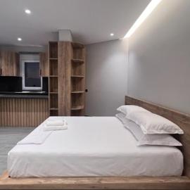 Xhoil Hotel, hotel Lushnjë városában