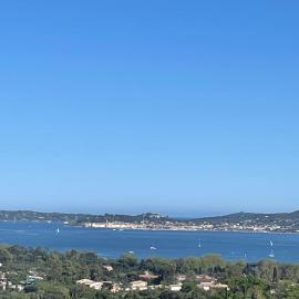 Appartement vue mer et Saint-Tropez - Domaine Les Restanques à Grimaud