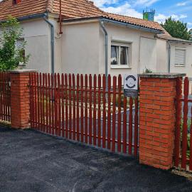 Ezee Rider Apartmanok: Sárvár şehrinde bir otel