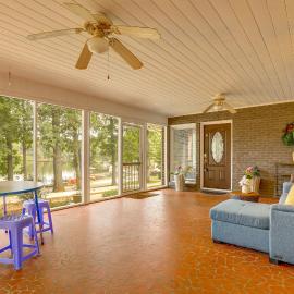 Lake + Dock Access: Peaceful Retreat in Duluth, hotel in Duluth