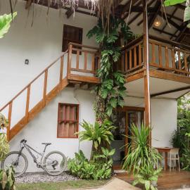 The Treetop Room - Comfy apartment with workspace