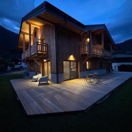 Chalet PIERRA MENTA ski & commodités โรงแรมในตาแน็งจ์