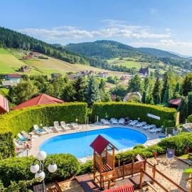 Rancho Adama - wypoczynek w sercu Beskidów!, hotel in Pewel Ślemieńska