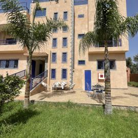 Shams Ourika, hotel em Sbiti