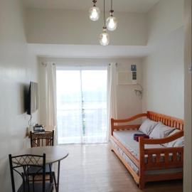 1BR Condo at The Loop, hotell i Pontud