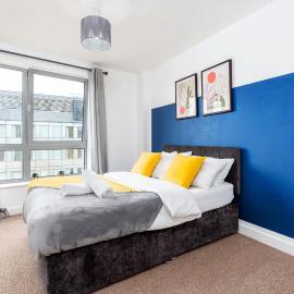 2 Bedroom Apartment with 4 Single Beds and Gated Parking, Sheffield