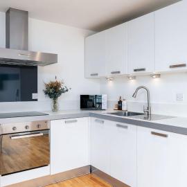 2 Bedroom Apartment with 4 Single Beds and Gated Parking, Sheffield