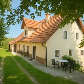 Hiša p'r Kobalu, hotel in Idrija