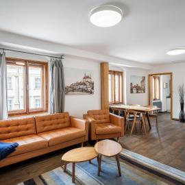 Modern Apartment in a Picturesque 15th-Century Building, hotel i Prag