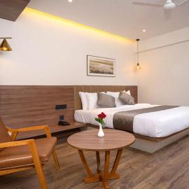 Crystal Suites, hotel em Badagara