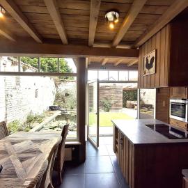 Maison Lucy In het huis van de kunstenares, hotelli kohteessa Staden