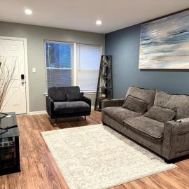 Cozy 1BR Retreat Near Transit, Dining And Parking