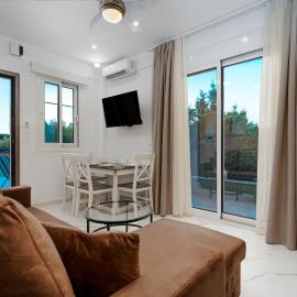 Elia Apartment - Hellenic Apartments Avlona、Oinófitaのホテル