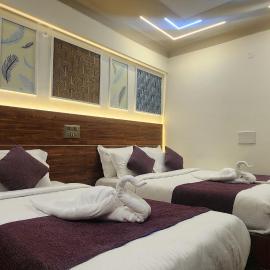 Hotel Maitreya Inn near CMC Hospital, VIT, Sripuram Temple,Naruvi Hospital, hotel en Vellore