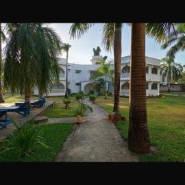Comfortable Self Contained Deluxe Studio Apartment - D3