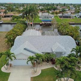 Amazing 4 bedroom waterfront villa with gulf access, hotel in Cape Coral