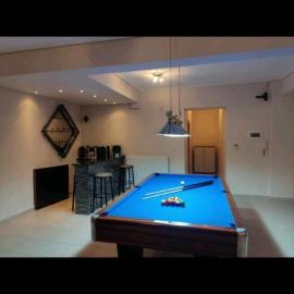 DELUXE home, hotelli kohteessa Eantio