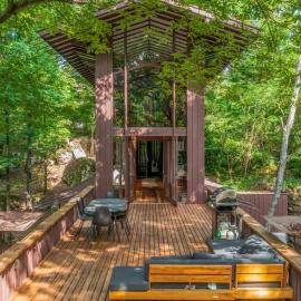 Stoneflower Cottage, hotel in Heber Springs