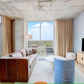 Luxury Oasis - Stunning Condo Unbeatable Location