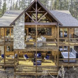 Aska Lux Retreat - Views Hot Tub & Game Room, khách sạn ở Blue Ridge