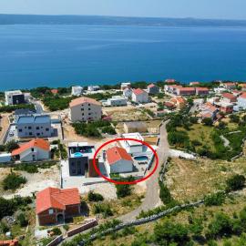 Family friendly house with a swimming pool Maslenica, Novigrad - 23719, hotel in Jasenice