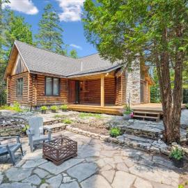 Stonewood Waterfront Log Cabin StarLink