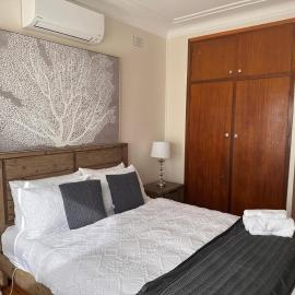 Spacious 4BR Home Walk to Wollongong Uni, hotel in Keiraville
