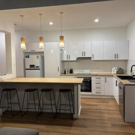 Twin Ensuite Lux CBD apartment, hotel in Broken Hill